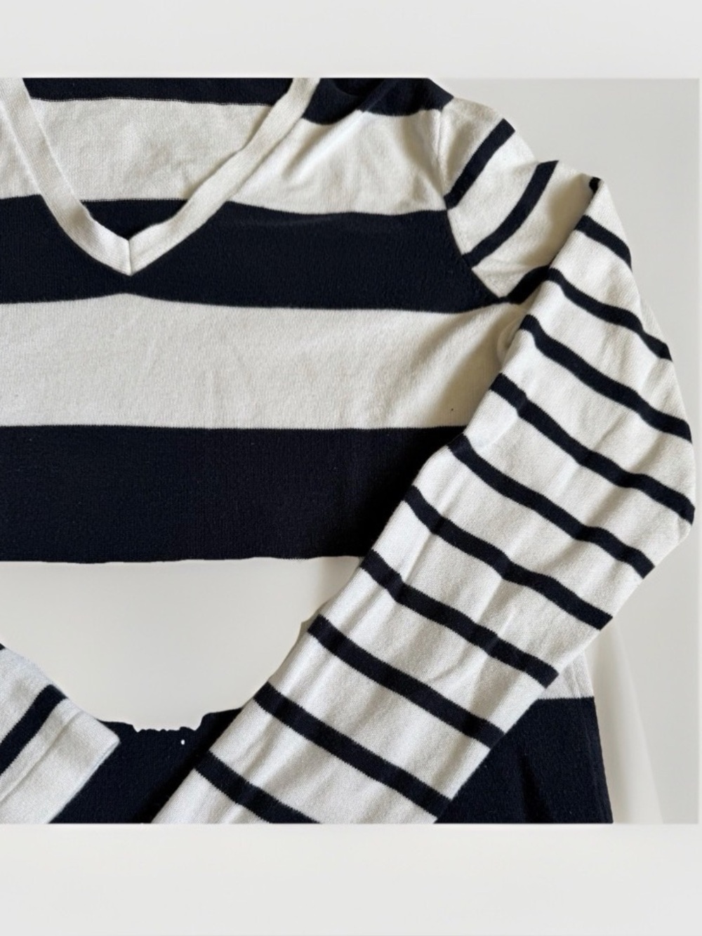 Tommy Hilfiger M Classic V-Neck Pullover Sweater Navy Blue White 100% Cotton - Picture 4 of 8